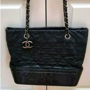 PRE-OWNED AUTHENTIC CHANEL BLACK TOTE BAG